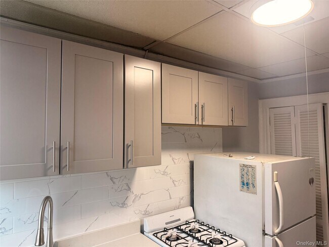 Building Photo - 24-32 23rd St