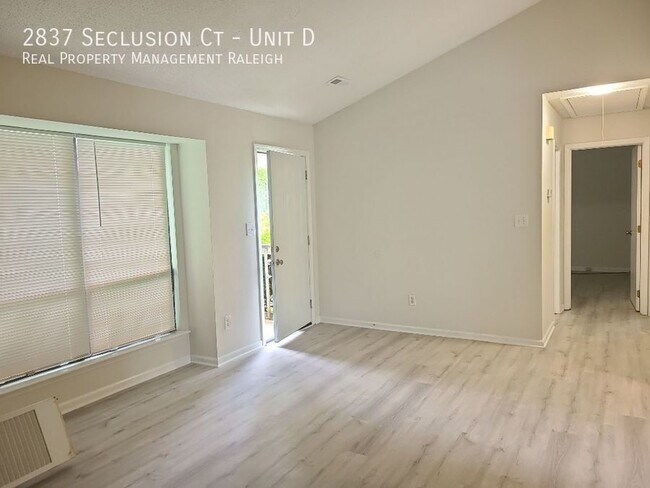 Building Photo - 2837 Seclusion Ct