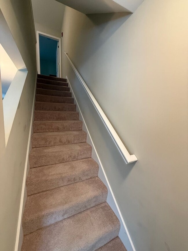 Building Photo - Furnished 2 Bedroom Condo Available for 1 ...