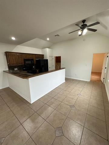 Building Photo - 3310 Silver Oaks Dr
