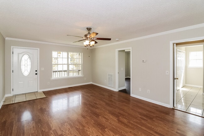 Building Photo - 156 Cook Rd NW