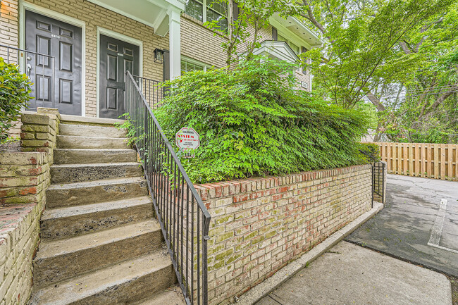 Building Photo - 2232 Dunseath Ave NW