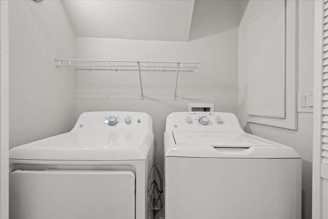 Building Photo - 10405 Nutt Creek Ave