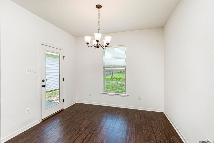 Building Photo - 41437 Cozy Wy