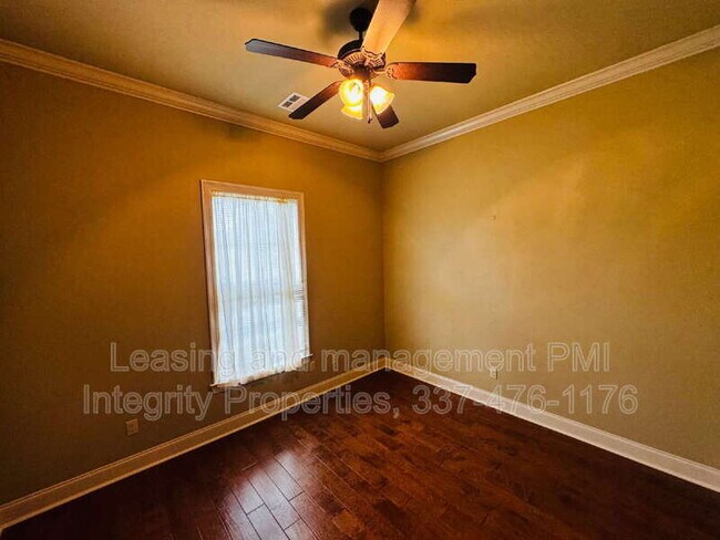 Building Photo - 106 Shadow Springs Dr