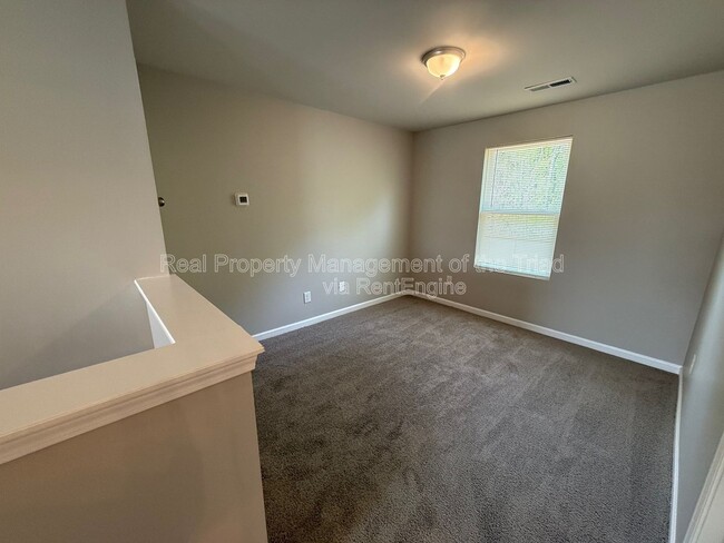 Building Photo - 3801 Miller Dr