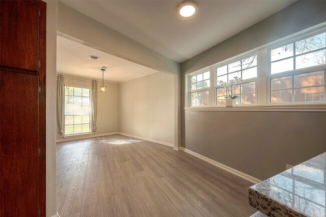 Building Photo - 7810 Locke Ln
