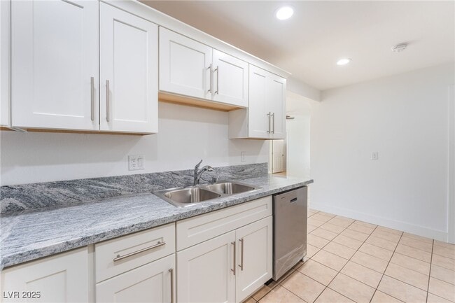 Building Photo - 1416 Cholla Way