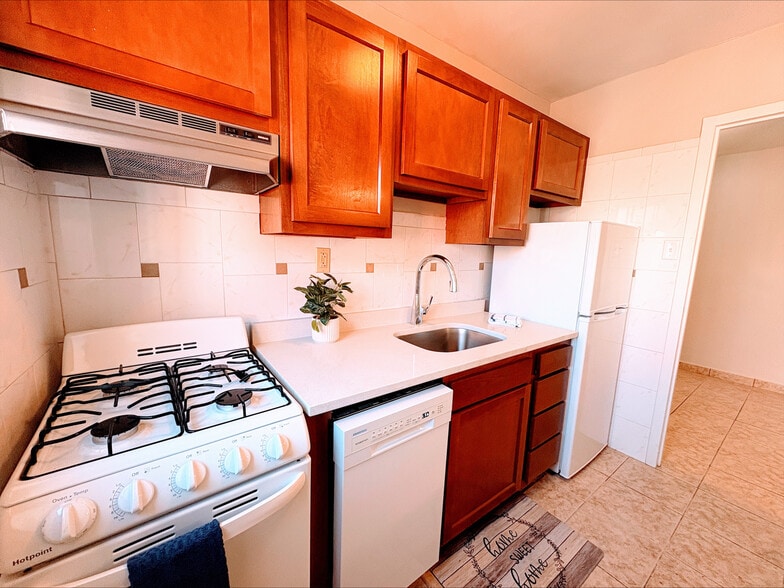 Savoy Kitchen - Savoy Apartments