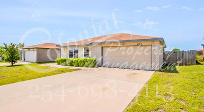 Building Photo - AVAILABLE NOW!