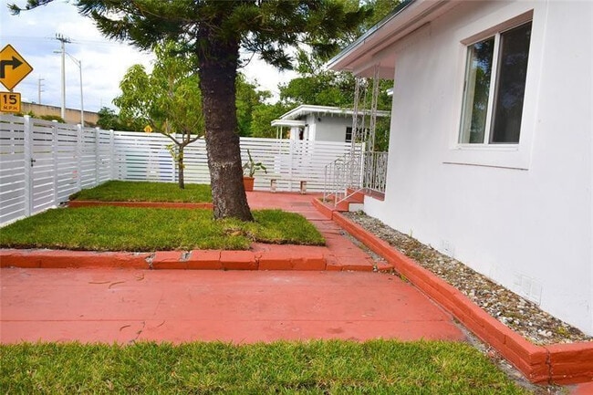 Building Photo - 5715 NW 6th Ave