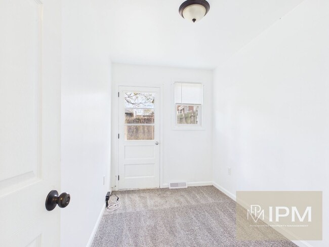 Building Photo - Bright 2 Bedroom, 1 Bath Ranch Style Home in Harrisburg, Pa!