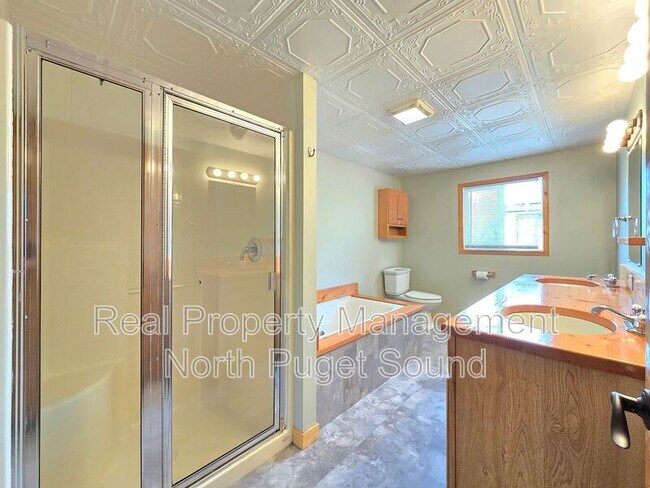Building Photo - 4914 6th Ave NW