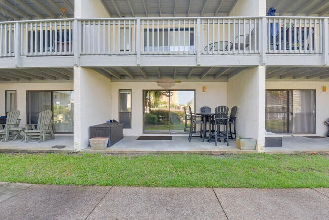 Building Photo - 17614 Front Beach Rd
