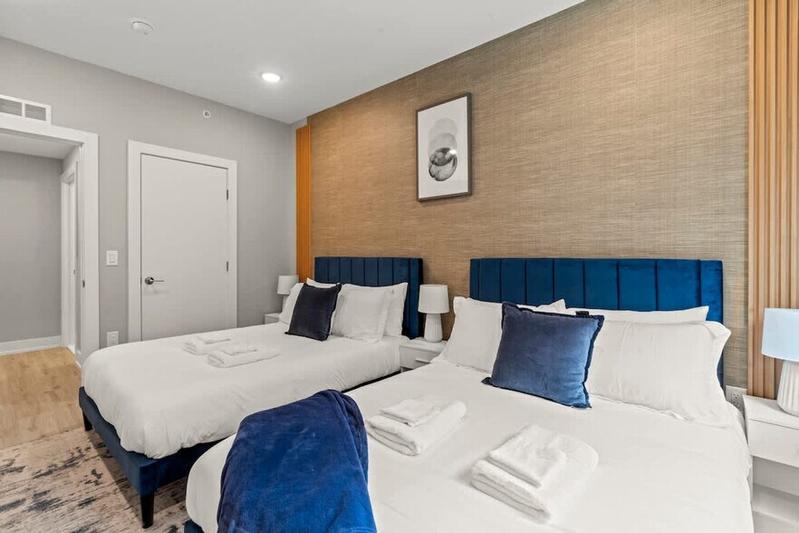 Building Photo - 916 N Delaware Ave