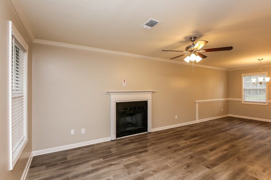 Building Photo - 1421 Steve Ct