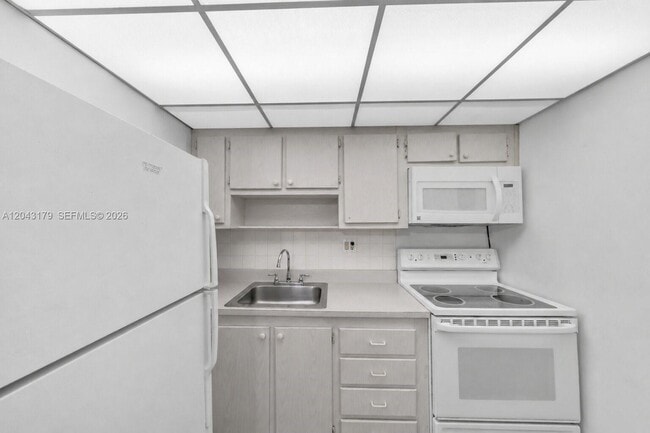 Building Photo - 250 174th St