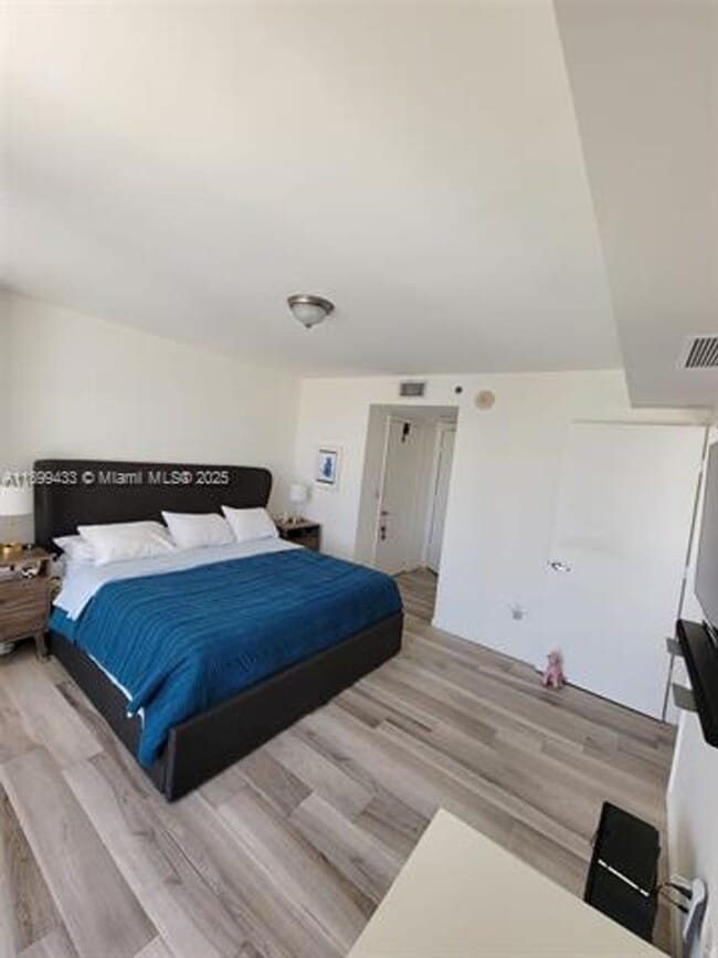 Building Photo - 50 Biscayne Blvd