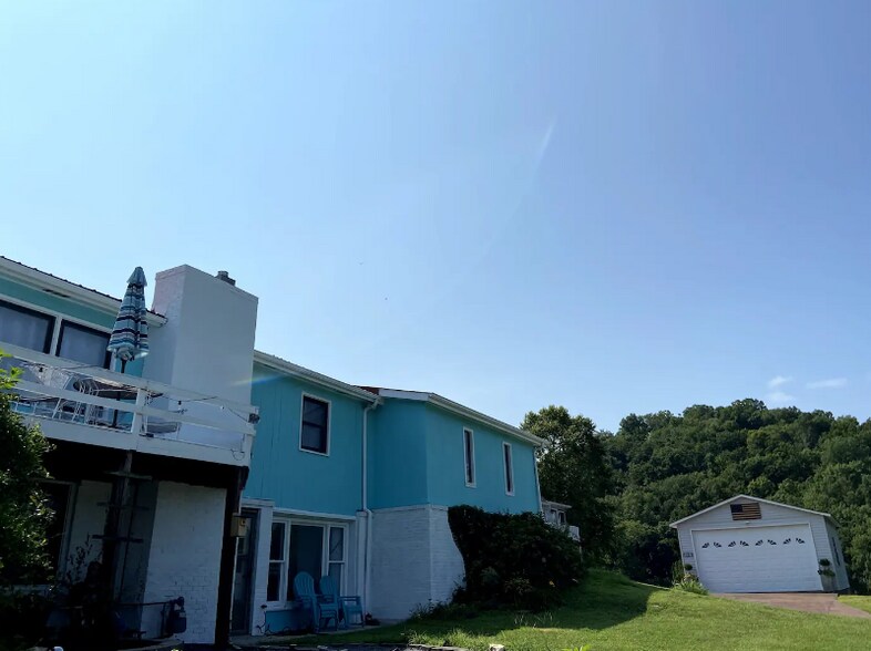 Building Photo - 1692 Falling Water Rd