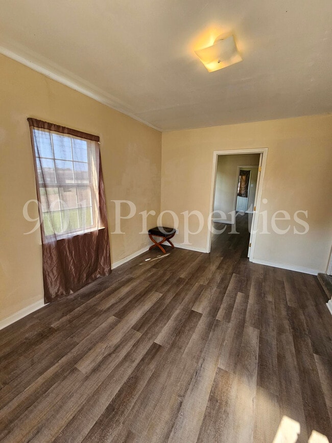 Building Photo - 9018 Moss Point Dr