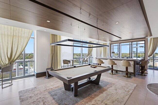 Building Photo - 220 Lake Shore Dr