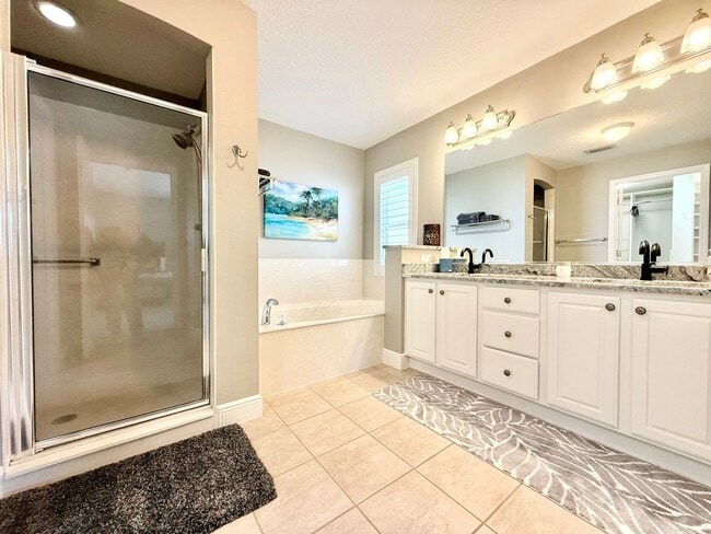 Building Photo - Live The Villages life: 3Bedrooms/2Baths furnished home with all the premier recreation access!