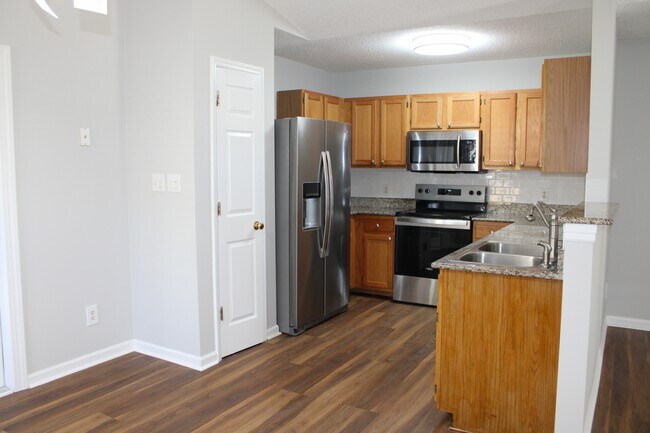 Building Photo - 312 Evening Star Dr
