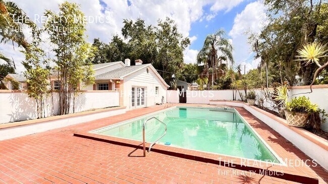 Building Photo - 1807 N Park Ave