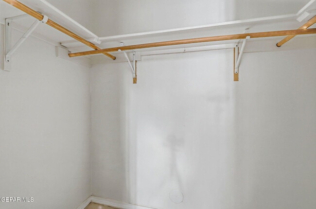 Building Photo - 305 De Palma Pl