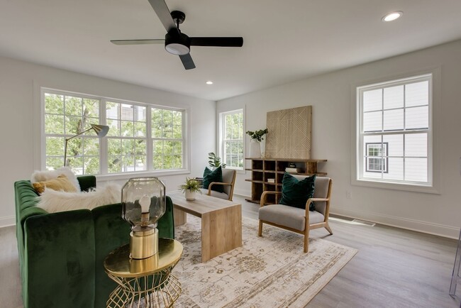 Building Photo - 203 Oceola Ave