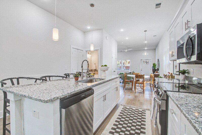 Building Photo - 5739 Murray Dr