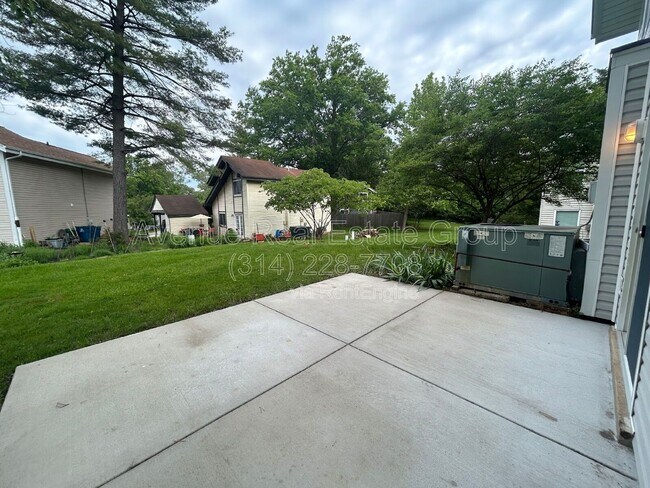 Building Photo - 411 Down Hill Dr