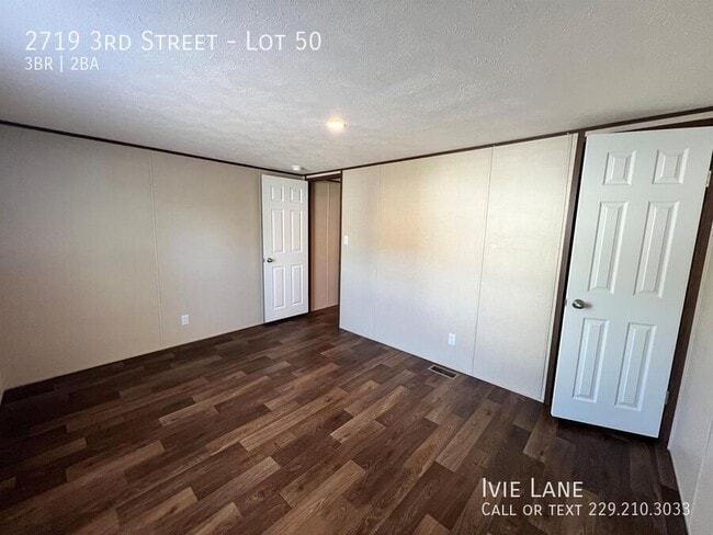 Building Photo - 2719 3rd St