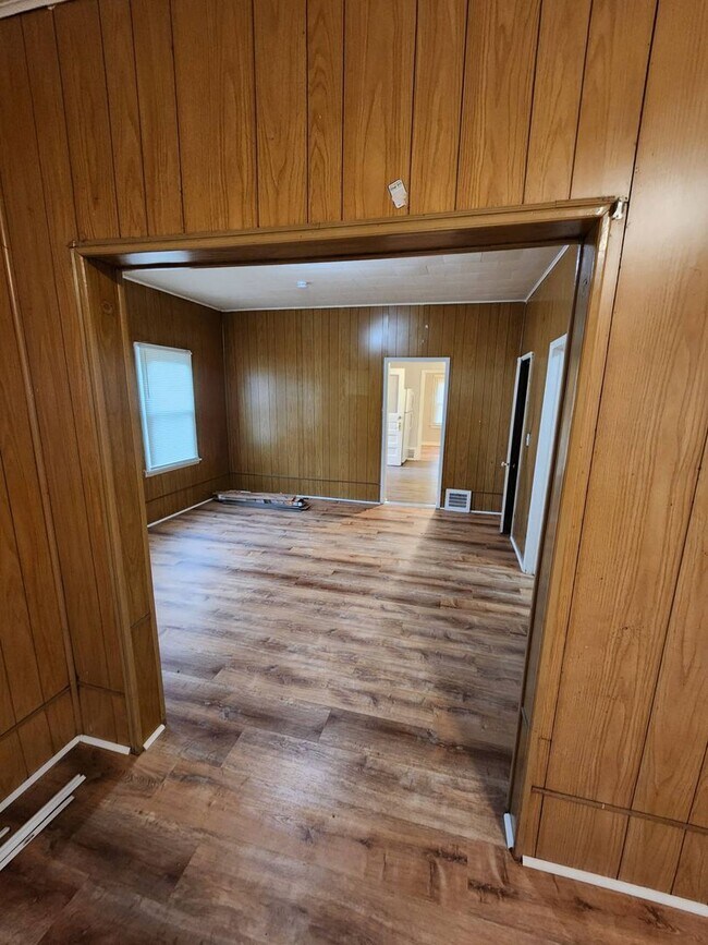 Building Photo - 4091 E 81st St