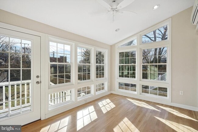 Building Photo - 313 E Mason Ave