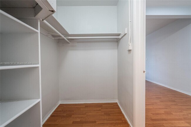 Building Photo - 7315 Harding Ave