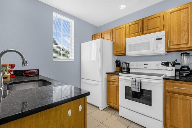 Building Photo - 4013 Venetian Bay Dr