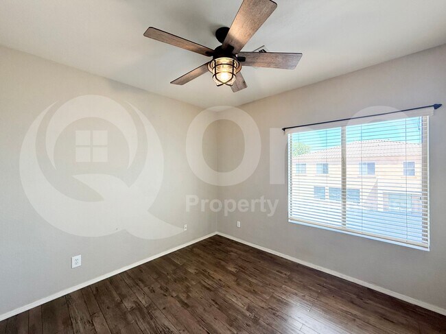Building Photo - 12908 W Sierra Vista Dr