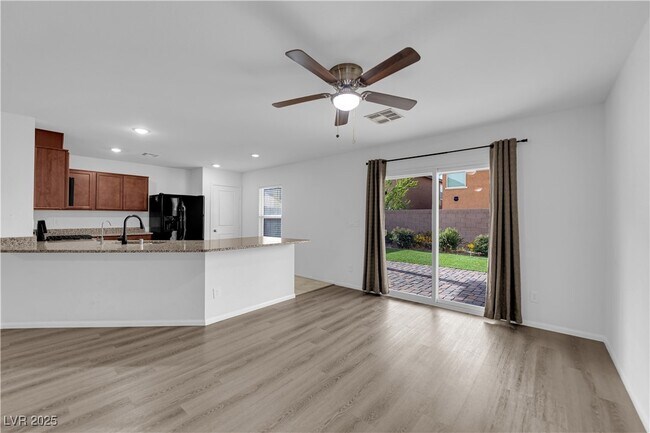 Building Photo - 9734 Cluny Ave