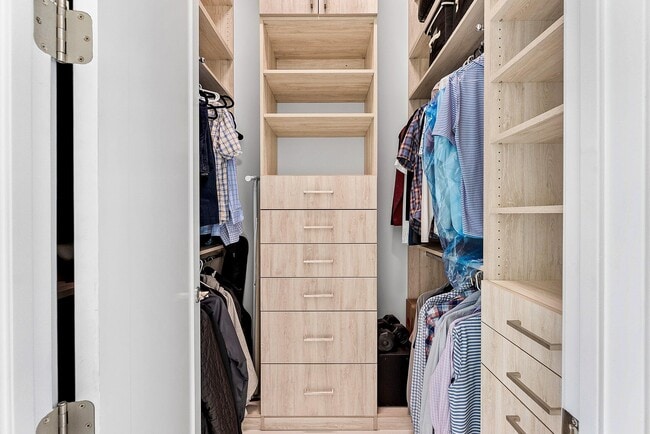 Building Photo - 8330 Essex Country Clb Dr