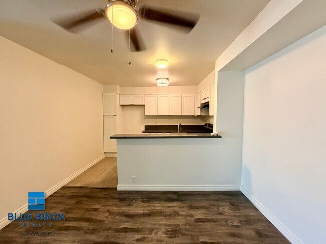 Building Photo - 12325 Chandler Blvd