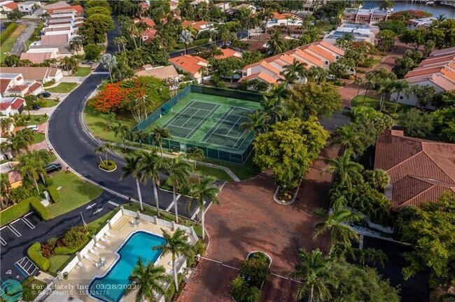 Building Photo - 270 Captains Walk