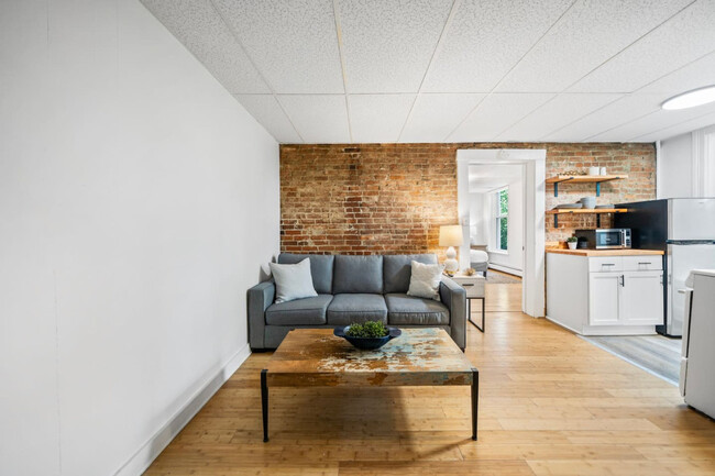 Building Photo - 242 Mccormick Pl