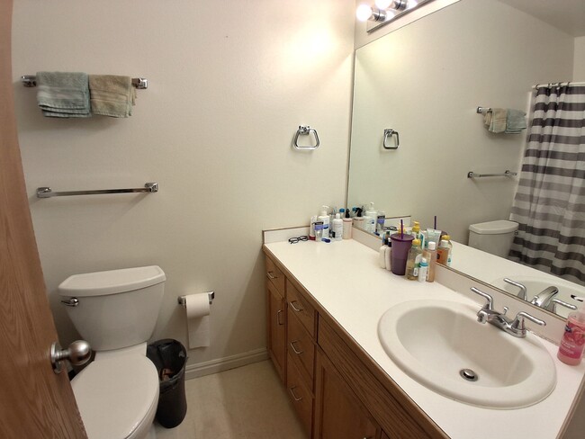 Building Photo - 62 W 700 N