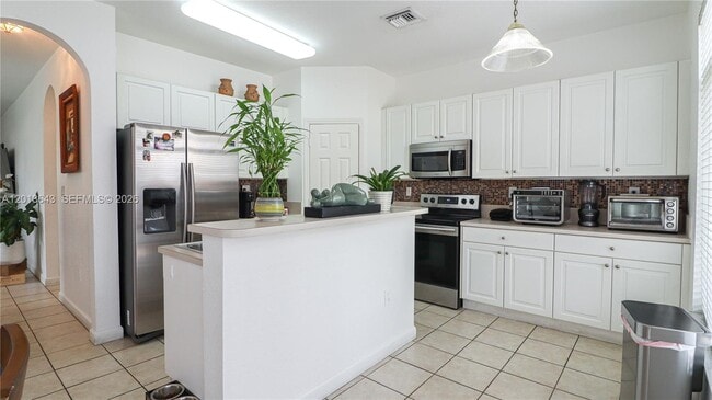 Building Photo - 5662 NW 112th Ct
