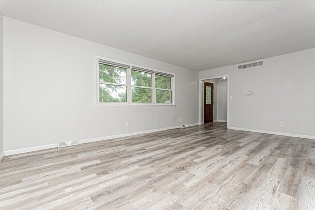 Building Photo - Please View 3D Virtual Walk-Through Before...
