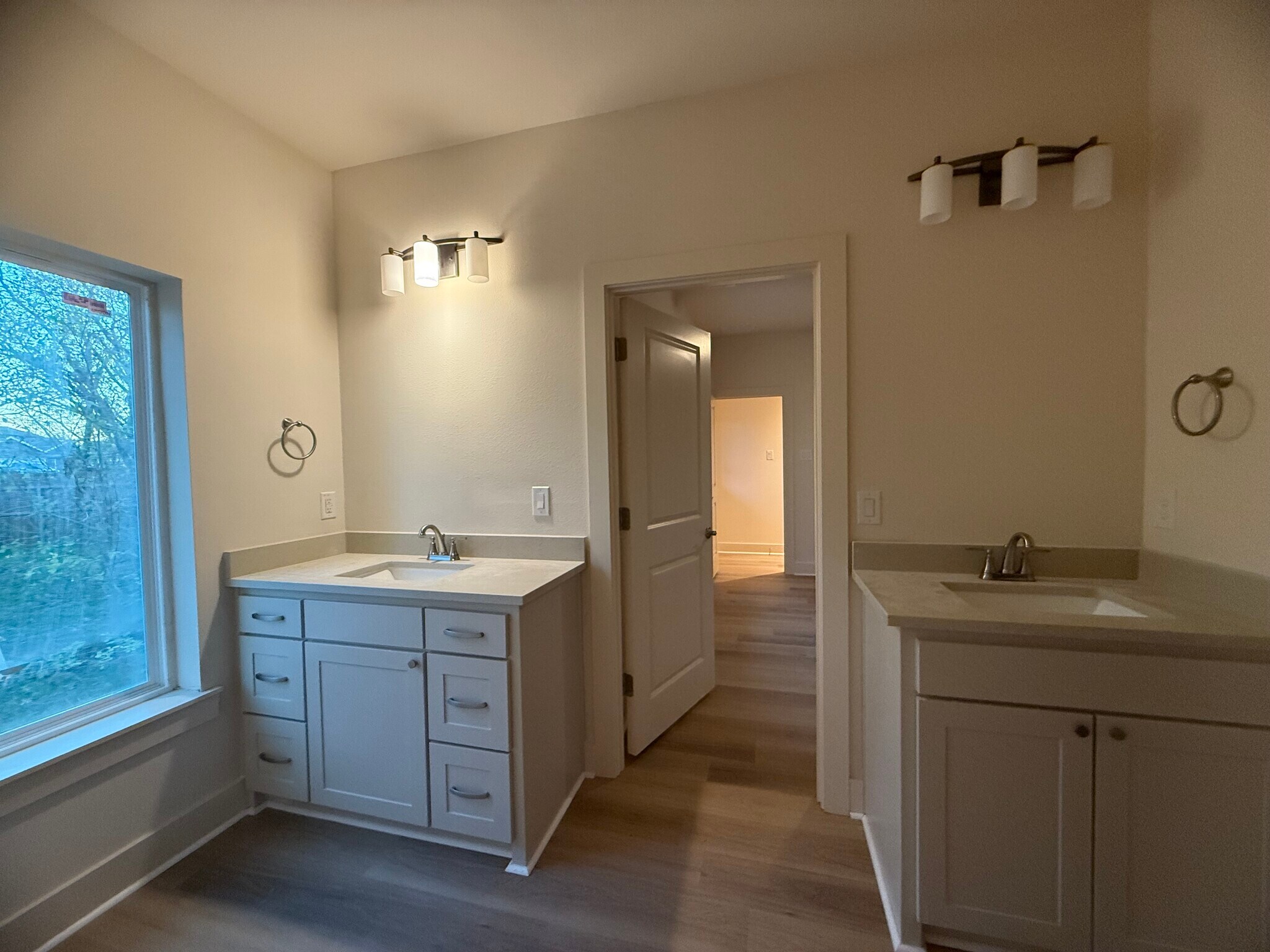 Building Photo - 104 Kirkland St