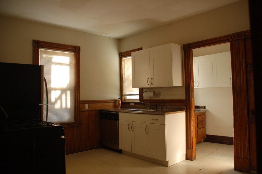 Building Photo - 81 Bristol Rd