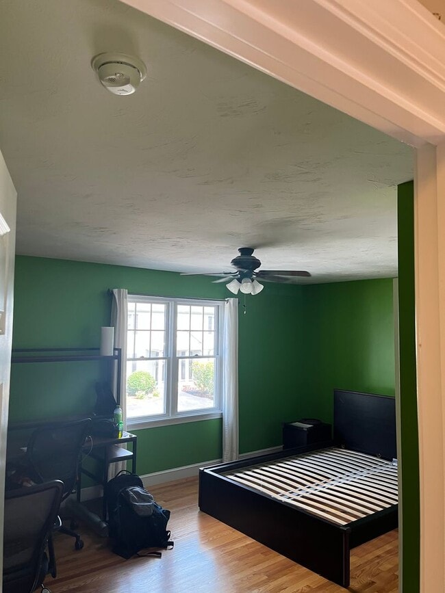 Building Photo - Modern 2Br-1.5Ba Townhouse in East Weymouth