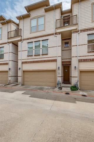 Building Photo - 4830 Cedar Springs Rd